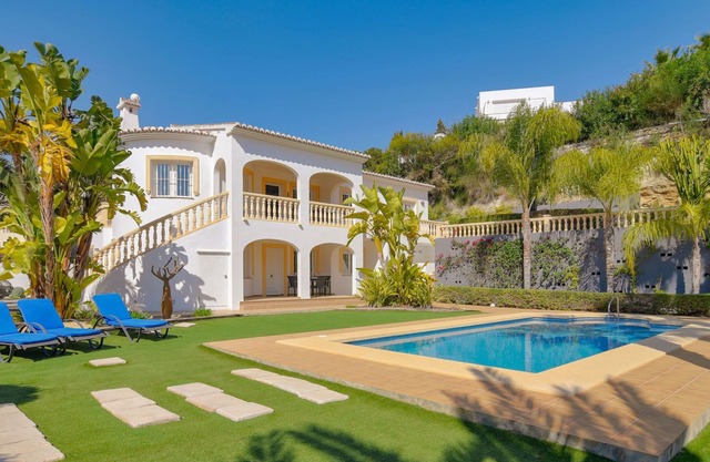 Espaciosa villa con piscina privada cerca del Mar en Valencia