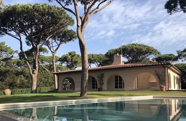 Exclusive villa just a few metres from the sea