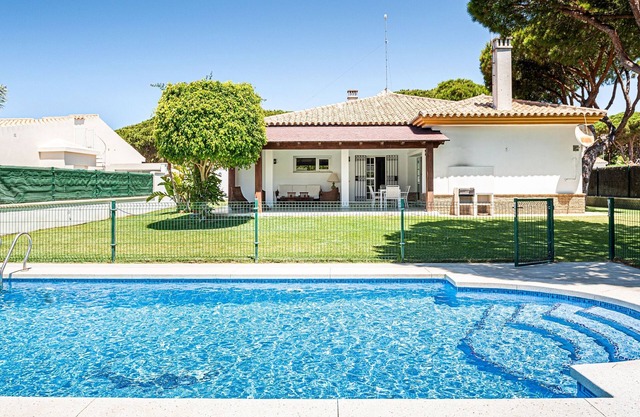 Villa exclusiva con jardín y piscina – Villa con encanto