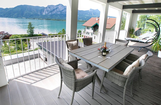 Villa exclusiva con vista al lago