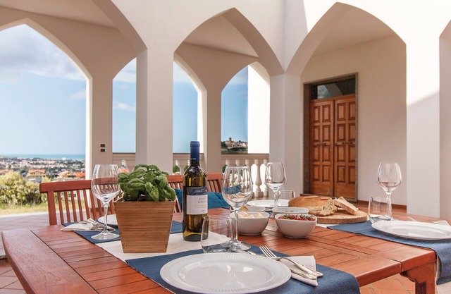 Villa exclusiva con vistas panorámicas espectaculares - Excelente ubicación ★★★★★
