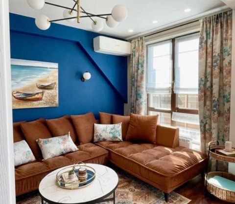Executive 2 Bedroom Apartment + Parking