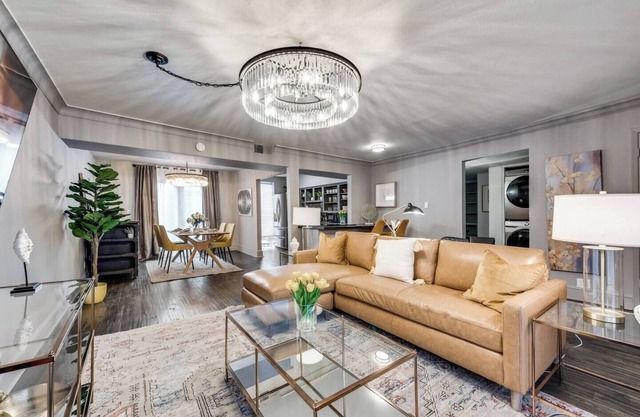 Luxury 2BDR Condo in Lakewood