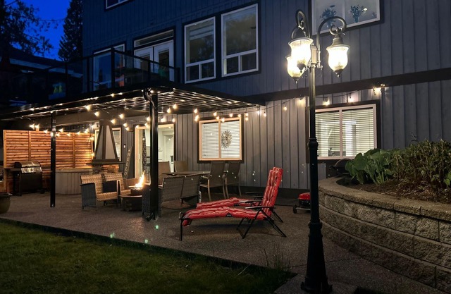 Executive 3 bedroom suite with theater room & hot tub on a park-like property.