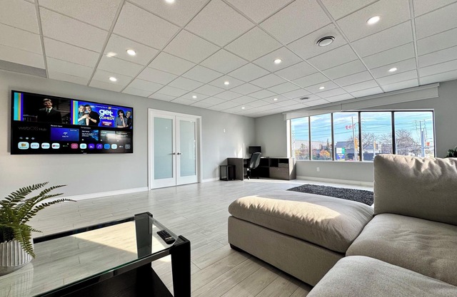Executive Condo. 3BR, King Bed w/ Ensuite