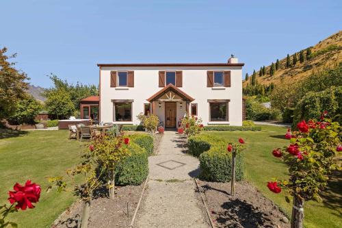 Executive Detached Home Luxury Spa