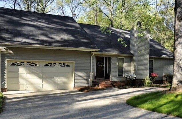 Ejecutivo minutos casa al centro de Greenville, GHS, Swamp Rabbit Trail duerme 10