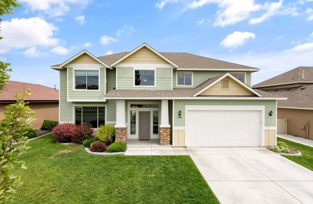 Executive Home, Private Yard & Garage 5/3 - #3005