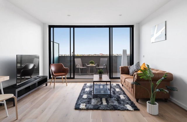 Executive Level Apartment With That Special Touch of a Moran Leather Sofa