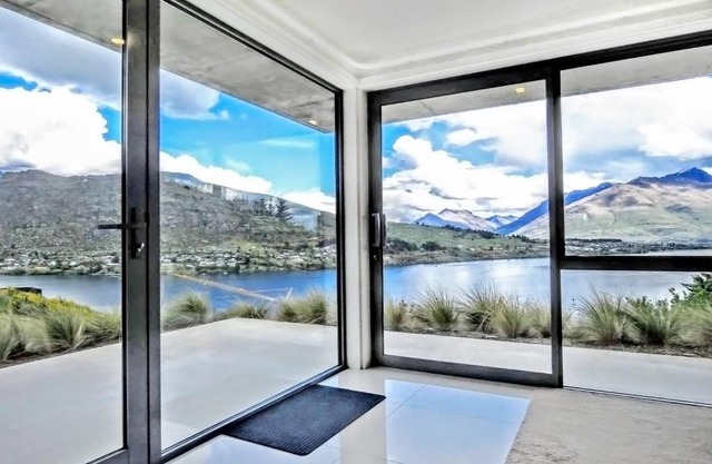 Executive Living in Bluewater