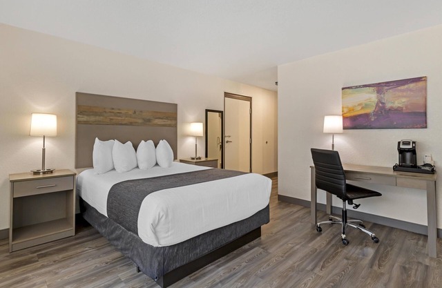 Executive Residency By Best Western Waterloo & Cedar Falls