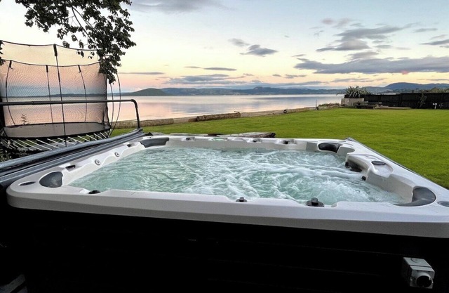 Exhale Rotorua: Cozy Lakeside Oasis