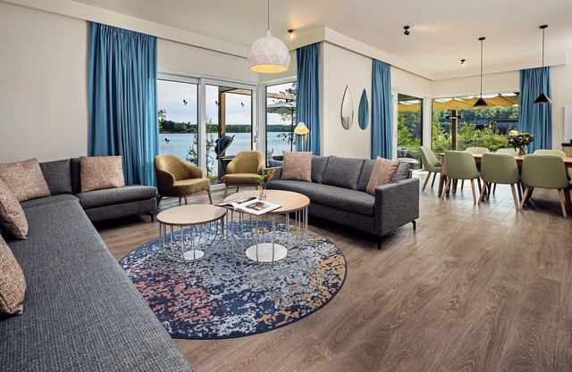 Exklusives Ferienhaus mit Seeblick für 12 Personen