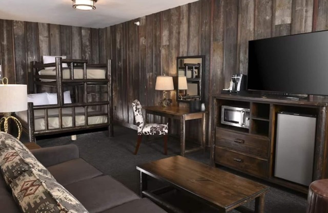 Expanded King Bunk Bed, Stoney Creek Broken Arrow, Living Area, Sofa