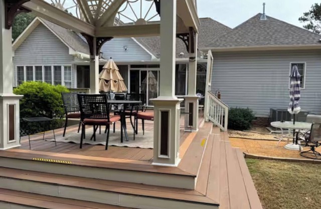 Expansive Estate - Room for the whole family!