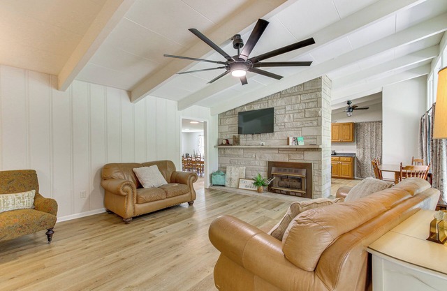 Expansive Florence Home ~ 6 Mi to Downtown!