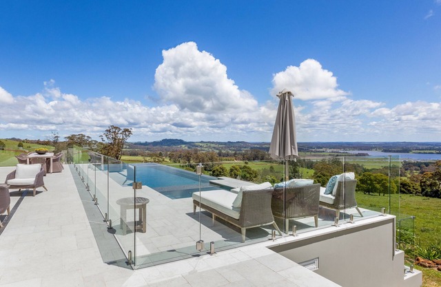 Gran casa familiar estilo Hamptons con amplias vistas