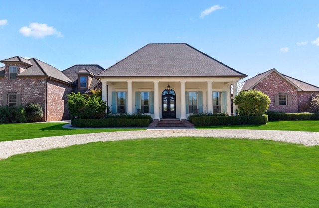Expansive Ranch Family Property