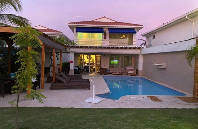 Expectacular casa privada frente al mar y piscina privada