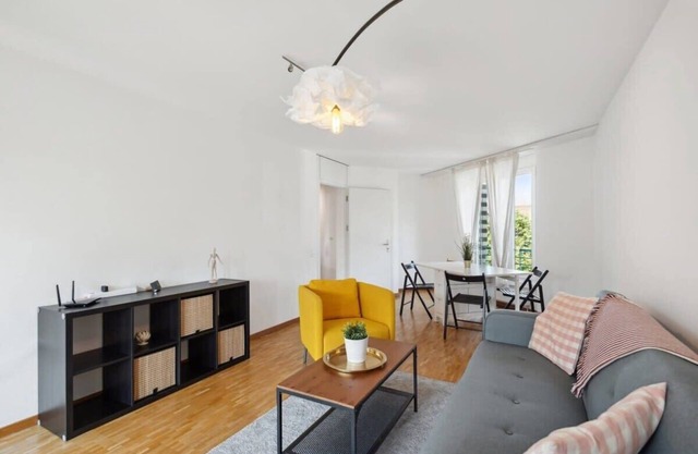 Experience 1-BR Urban Chic in Zurich