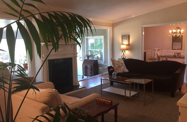 Experimente Augusta en 3BR / 2Bath Home en el popular Country Club Hills Near National