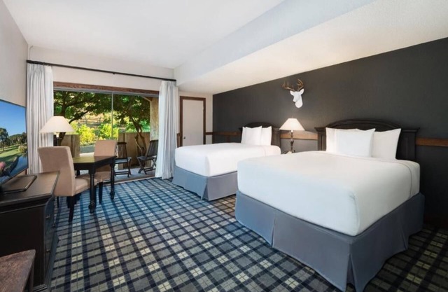 Experience Bucolic Bliss: 2 Comfortable Units! Onsite Pool, Free Parking!