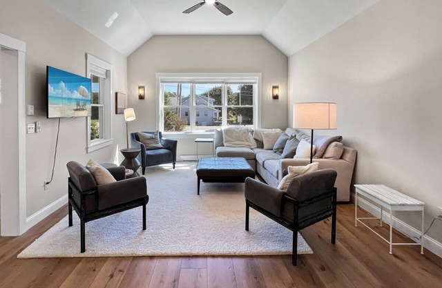 Experience coastal charm at Long Sands: a 3-bedroom York rental, perfect for family vacations!