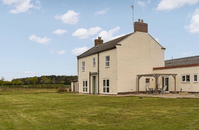 4 bedroom accommodation in Hurworth Moor, near Darlington