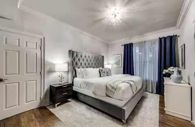 Experience Dallas luxury redefined in this one-of-a-kind, three-bedroom residence, where historic charm meets cutting-edge comfort. Thoughtfully curated for discerning travelers, every detail has been elevated for a great getaway. A great short stay!