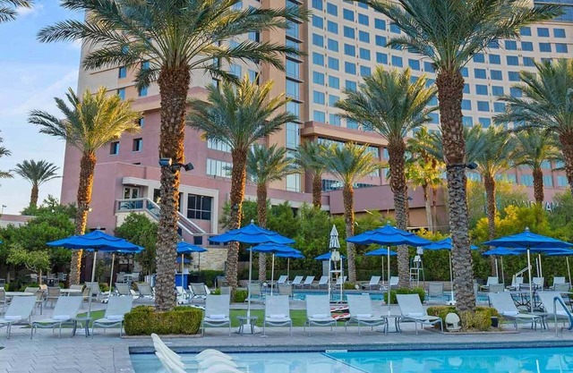 Experience Desert Oasis at Wyndham Desert Blue – Book Now on VRBO!