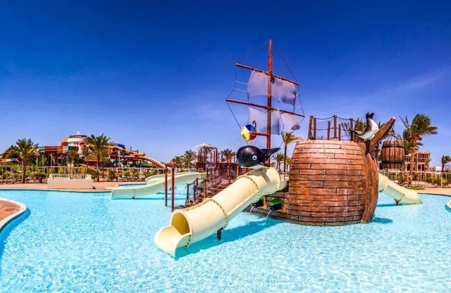 Experience Serenity in 4 Family-Friendly Rooms with Pool & Stunning Garden View