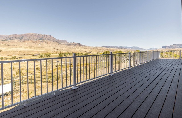 Panoramic Views, Cozy Retreat in Wapiti, Pets OK