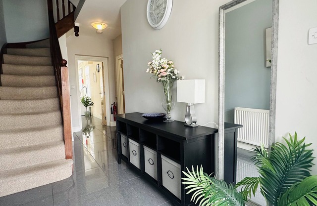 Experience Grand Living 5bed/4bath Wembley Stadium