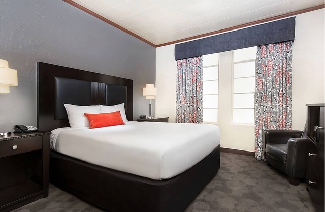Experience Las Vegas Like No Other! Awesome Unit Near at The Strip! Free Parking