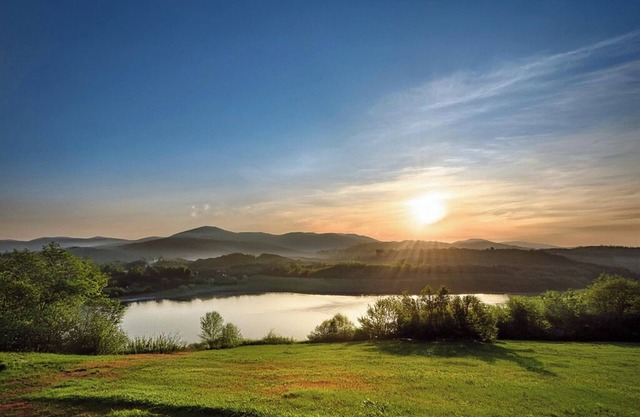 Experience nature up close - overnight stay at the foot of the Făgăraș Mountains