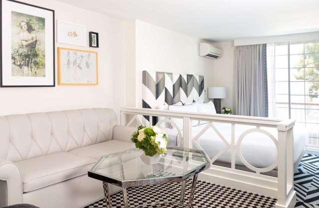 Experience Peaceful and Dazzling Sunset in Modern Suite! 3 Units, Rooftop Pool!