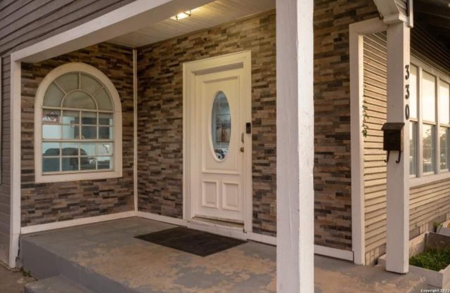 Experience Serenity in a 4br/3ba Downtown Home