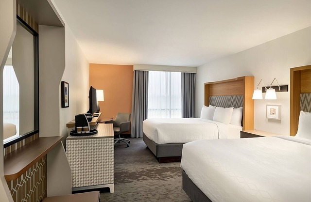 Experience Soothing Moments & Luxury! 4 Family-friendly Units, Indoor Pool!