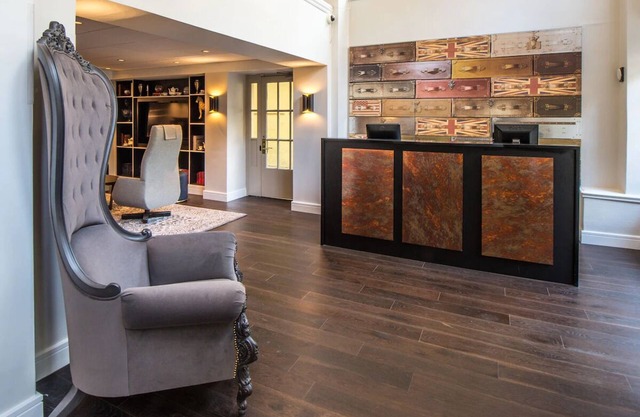 Experience the Charm of SF from This Cozy Room – Prime Location in Union Square