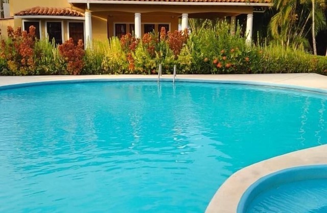 Direct oceanfront Villa!Accommodation for 8 guests!