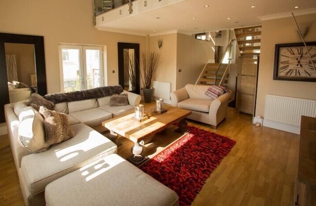 NUEVA VIDA DE LUJO ESTILO AMERICANO EN ESTE FIN DE ALTA CASA.