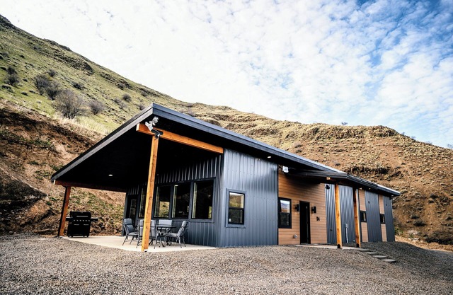 Experience the mountains in modern luxury with views of the Salmon River