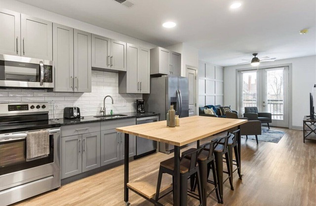 Explore Cincinnati’s Best from a Chic Condo