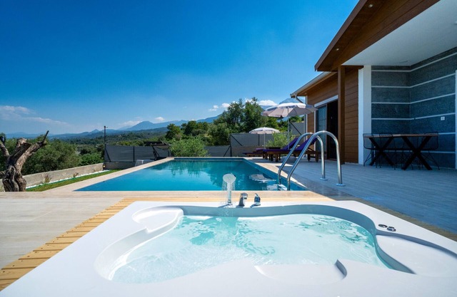 ¡Explora Cragos House, Land of Lights, Lycia!