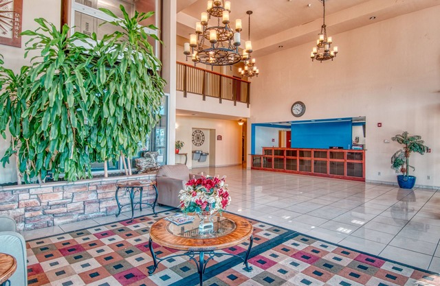 Express Inn & Suites