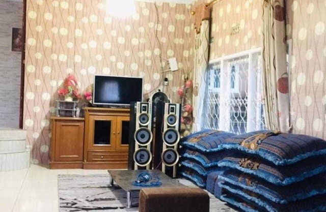 EXPRESS O 91923 Homestay Zona