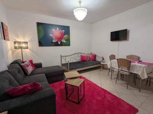 Express To Go Apartment