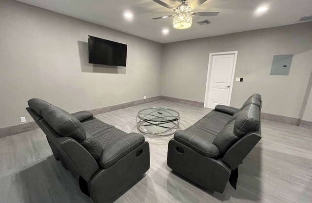 Exquisite 3 Bed/3 Bathroom