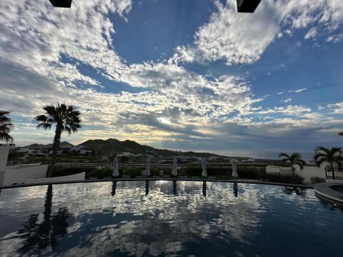 Exquisite 3BR Condo Ocean Views Access Resorts