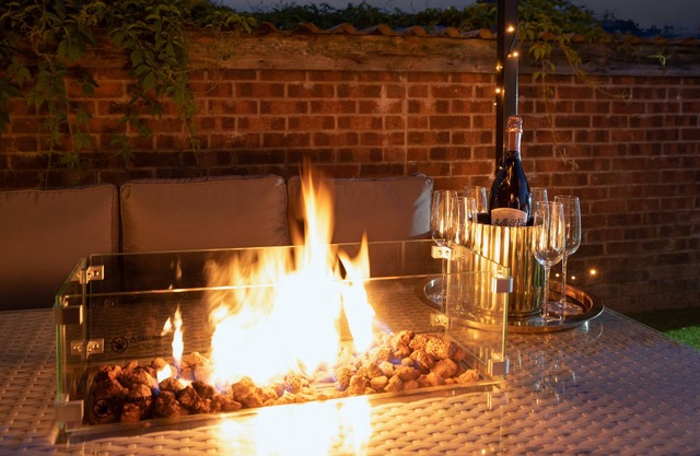 Exquisite Cardiff Apartments- with Garden Lounge & Games Room